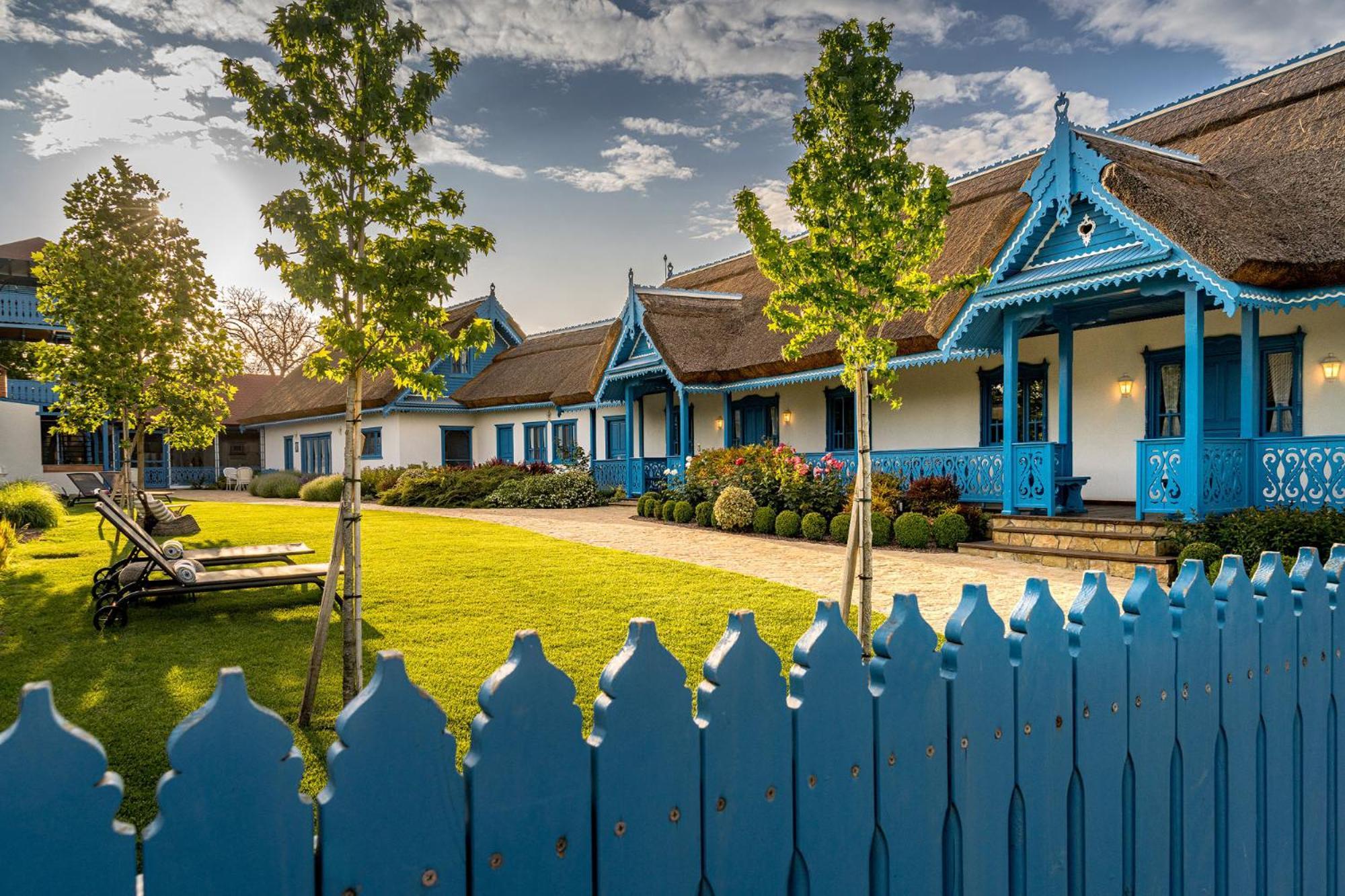 Casa Filip Din Sarichioi Hotel Ngoại thất bức ảnh